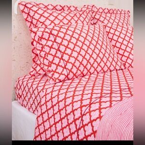 Roller Rabbit Jemima Queen 4-piece Sheet Set Red/White